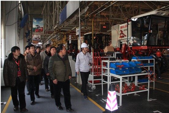 零距離感受精彩雷沃，心飛揚共享財富人生